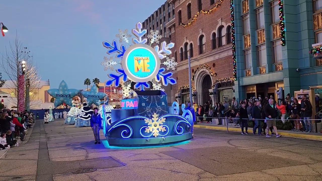 Universal Studios Florida 2022 Universal’s Holiday Parade ft. Macy’s