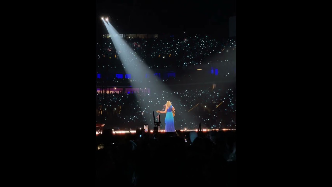 Is It Over Now x Out of The Woods - Live from the Eras Tour - Paris N2 - Taylor Swift