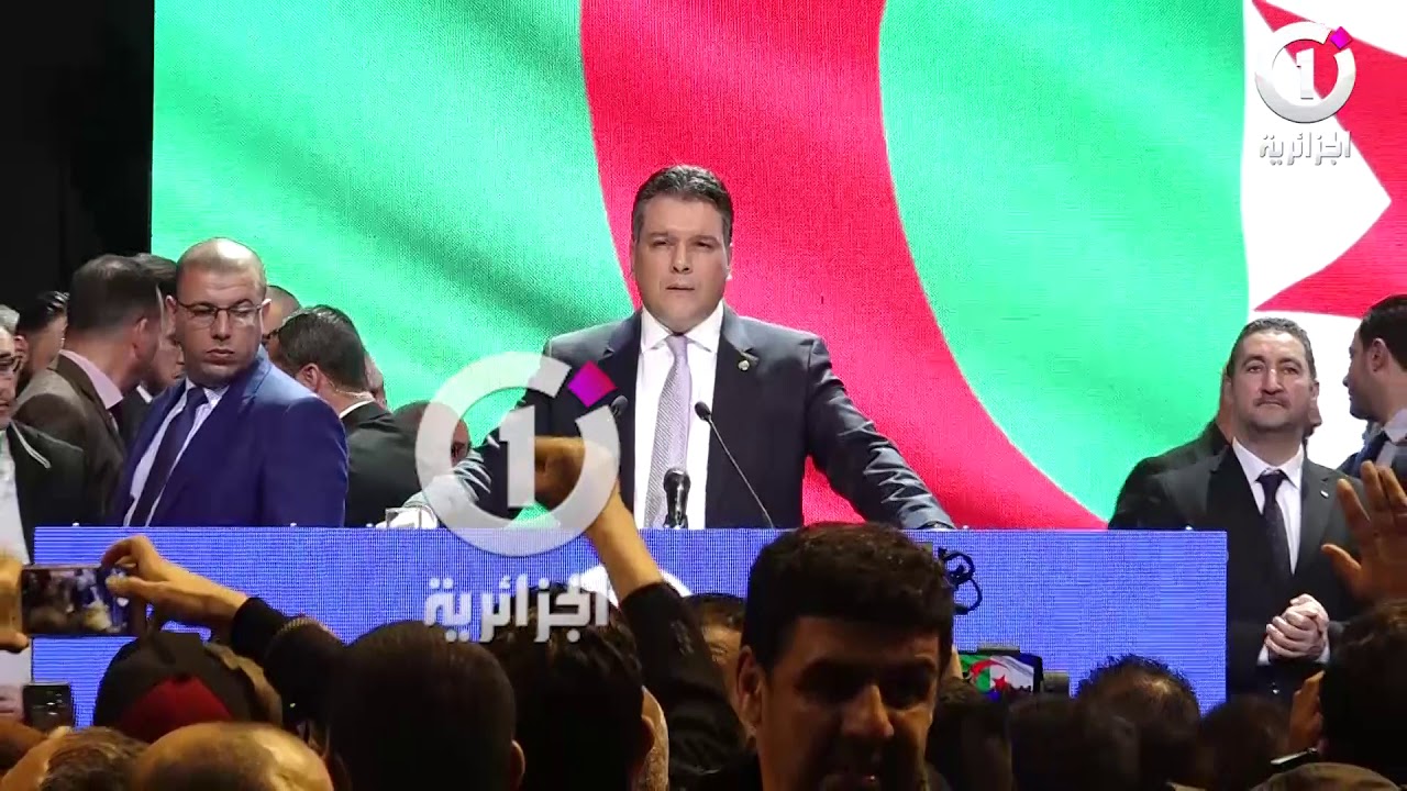 لحظة اعلان ترشيح بوتفليقة لعهدة خامسة