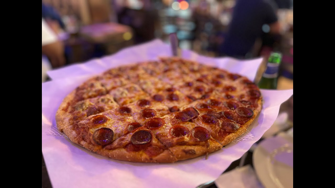 Mind Blowing Beef Roll at CRAZY POUR - Enzo's Pizza Review! 105 North Ave. Villa Park IL.