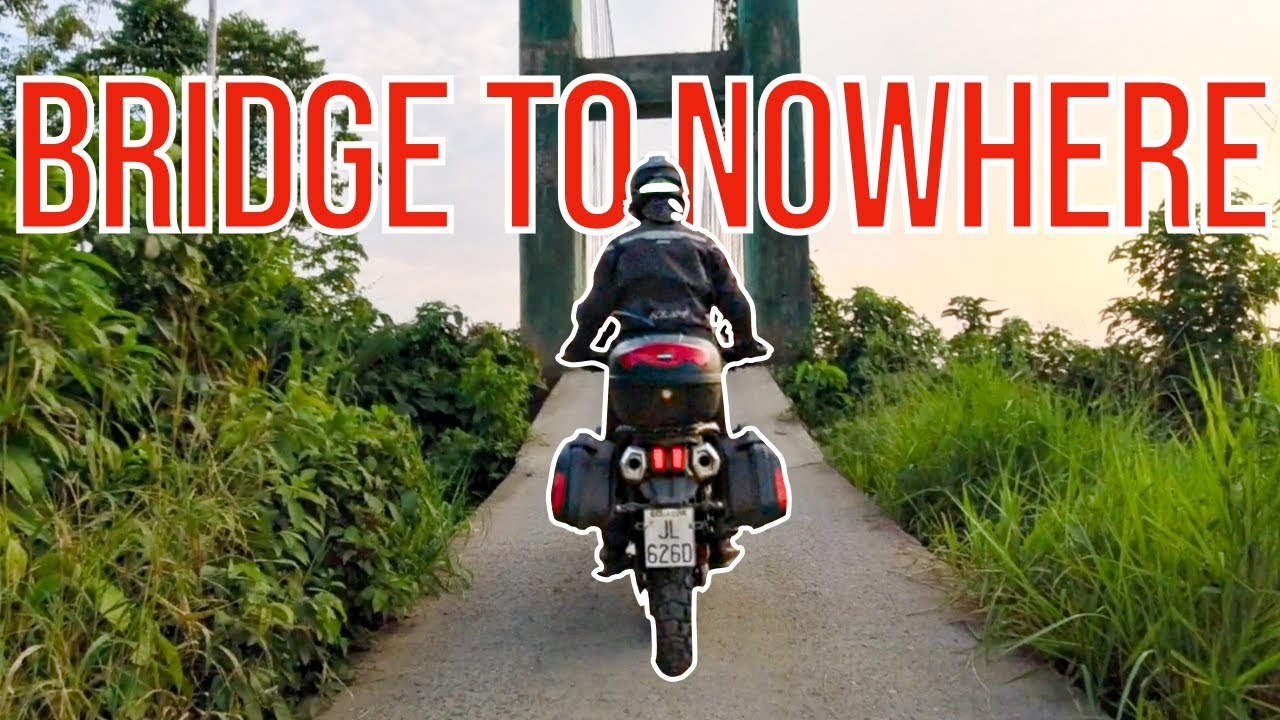 Motorcycle Adventure in the Amazon / A bridge to nowhere in Ecuador