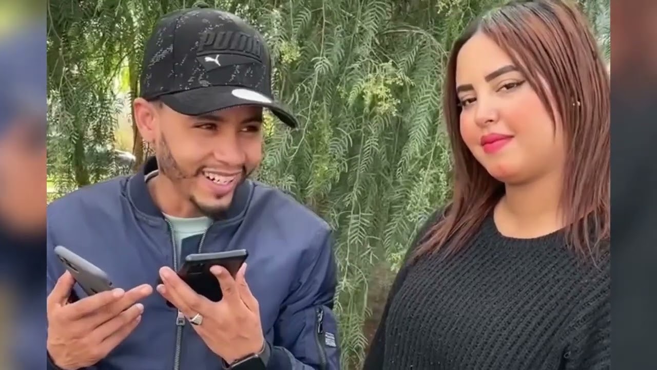 خطيبها مبرعها هديا 🎁 فلخر لقها كتخونو مع صحبو 😳😳💵💥