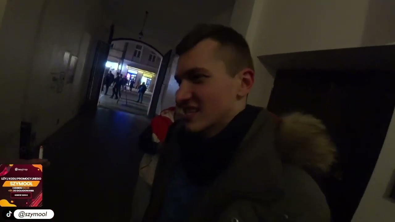 Szymoool pierze banie ludziom w Subway xD