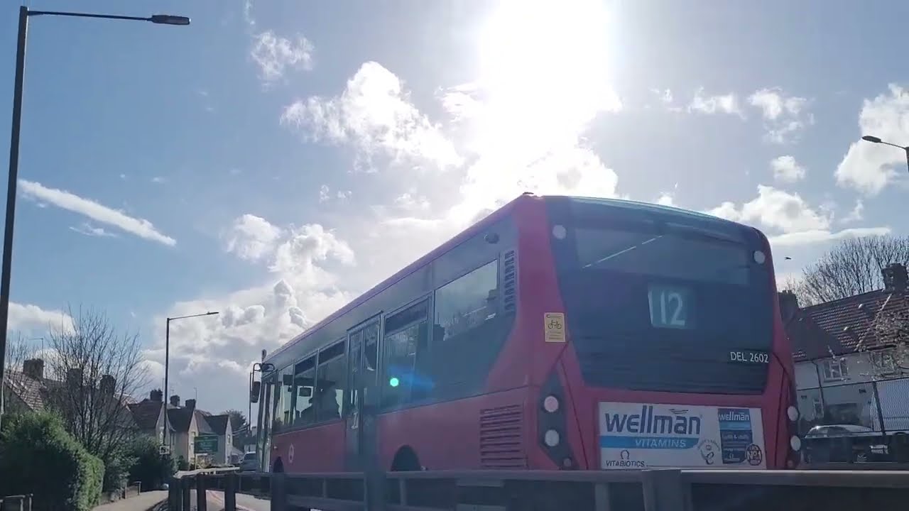 YX19 OVF/DEL2602 on Route 112 @North Circular Road, A406 - 10th April 2023