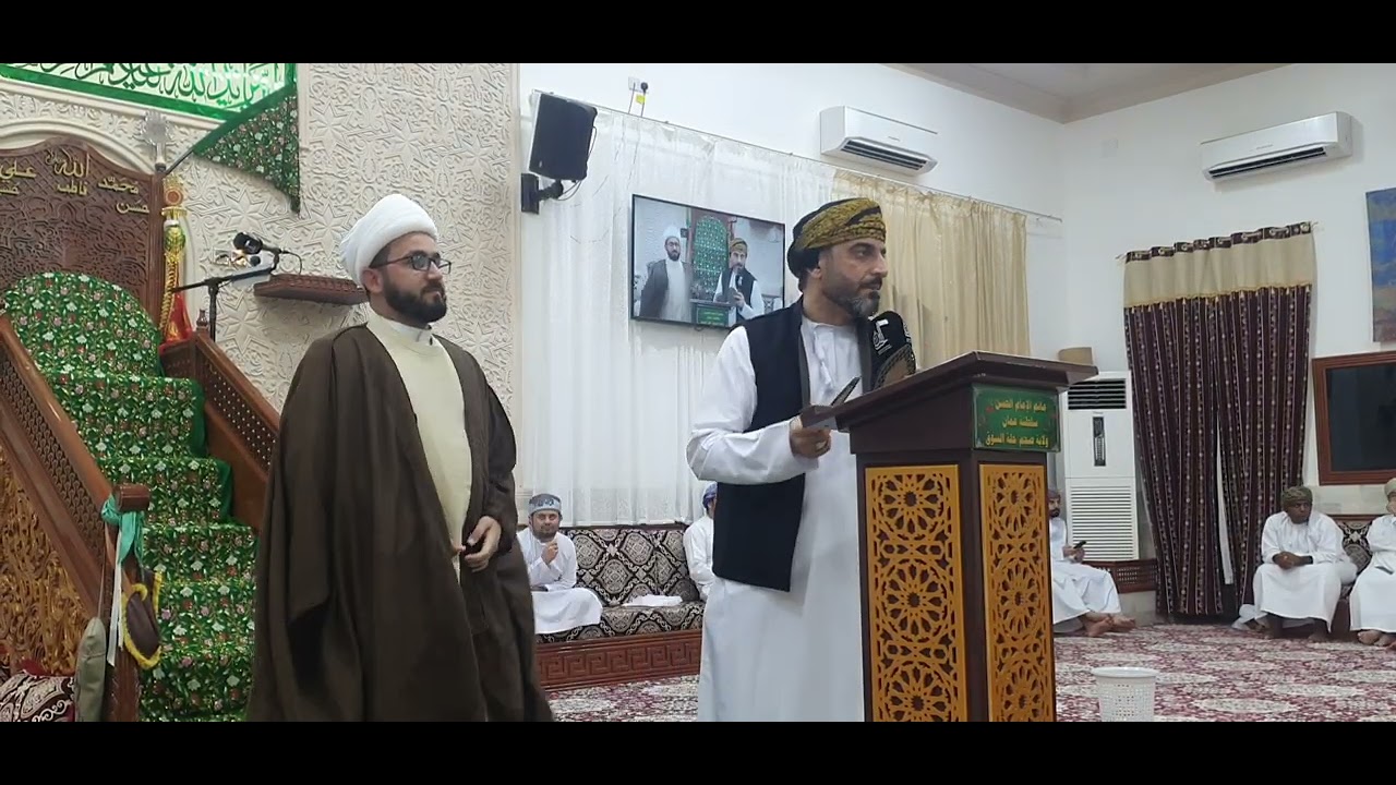 مقدم الحفل الأستاذ محمد القطري فقرة تكريم الشباب المشاركين في الاحتفال بمولد الأمير ع في سور الشيادي