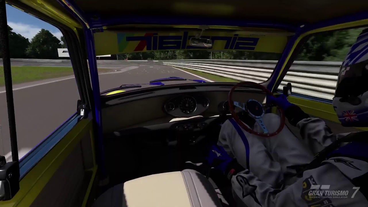 Gran Turismo 7 wtc600 classic mini 14“ wide tyres vs su7 1500bhp