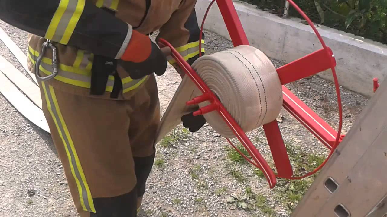 PGD VRHNIKA,  navijalec cevi; homemade fire hose winder; Schlauchwickler; pobarvano; painted