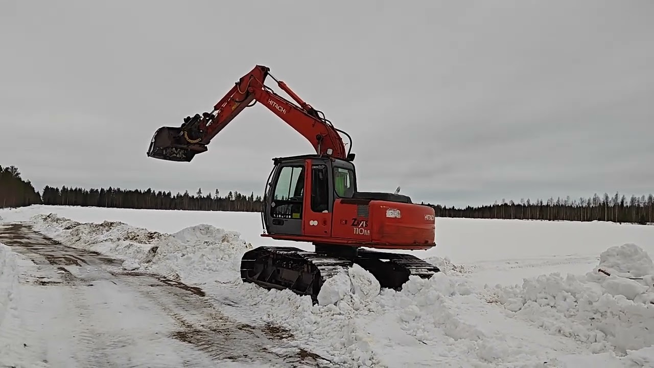 Hitachi ZX 110 M, 2006 kaivinkone metsäalusta