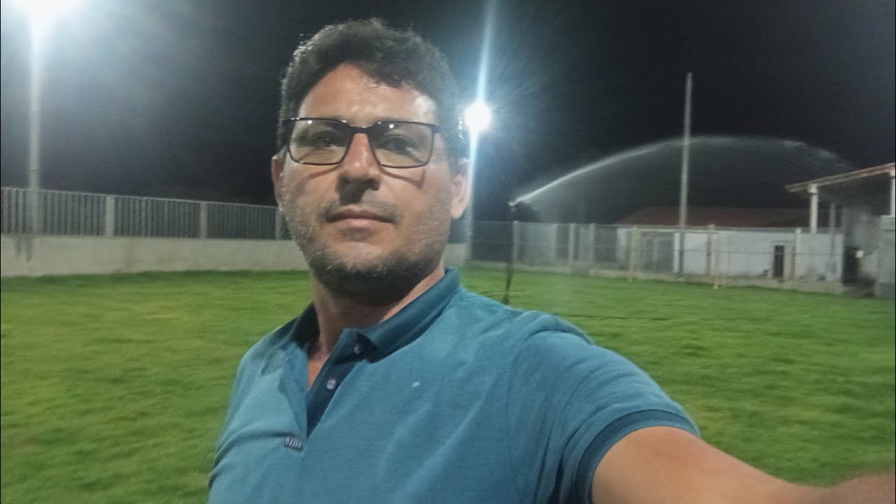 Fiz um areninha de futebol de frente a minha casa !