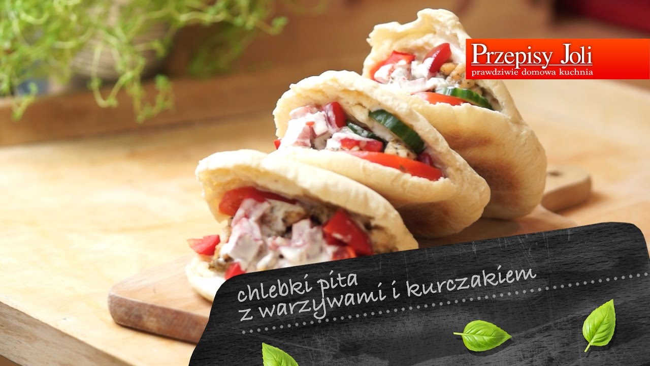 CHLEBEK PITA Z WARZYWAMI I KURCZAKIEM