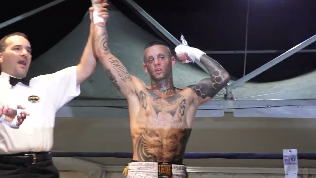 Boxe - Alessio Lorusso Vs Christopher Mondongo  KO IMPRESSIONANTE