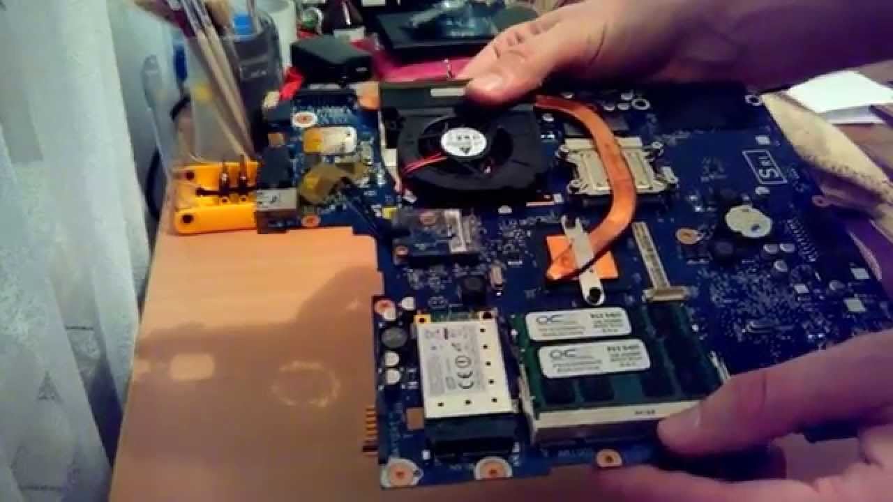 Разборка, чистка и апгрейд ноутбука Samsung R58plus