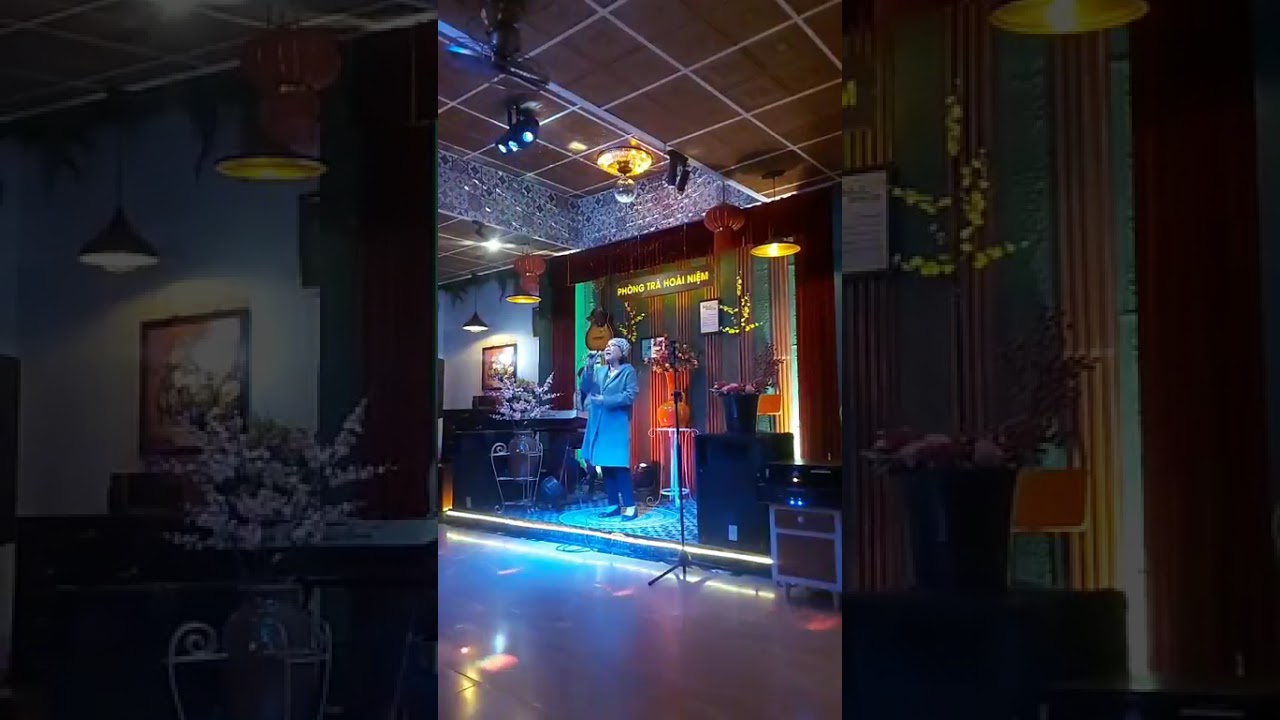 Vủ nữ thân gầy.