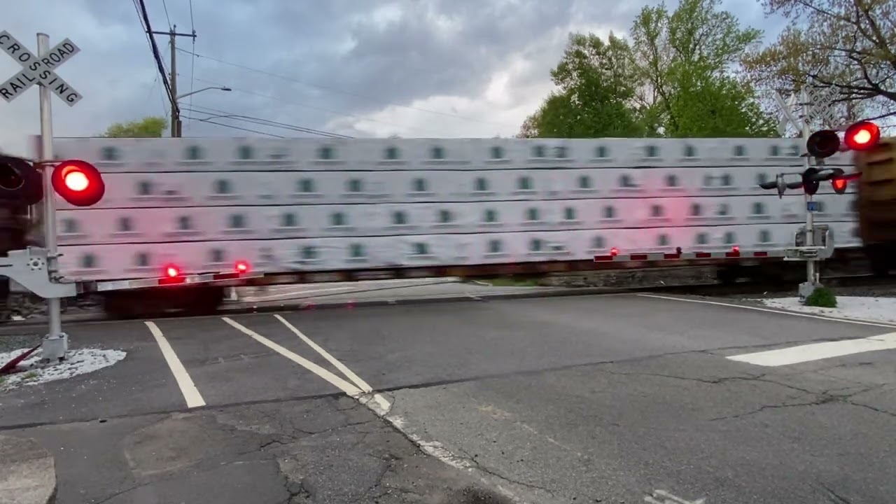 CSX 792 blasts through the river line, pounding the Clinton Ave RR crossing, in Northvale NJ!