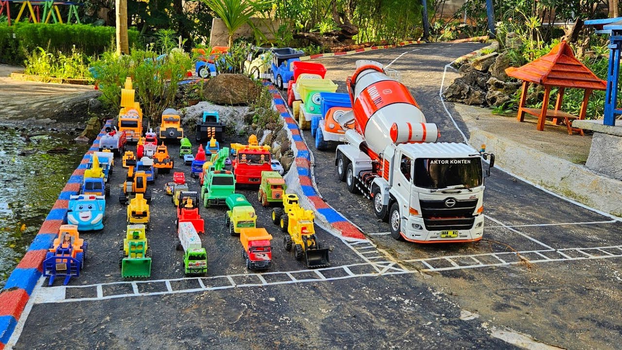 MAIN RC Mobil Truk Molen Panjang Bongkar Mobil Mobilan Truk Molen, Forklift, Buldoser, Truk Tambang 