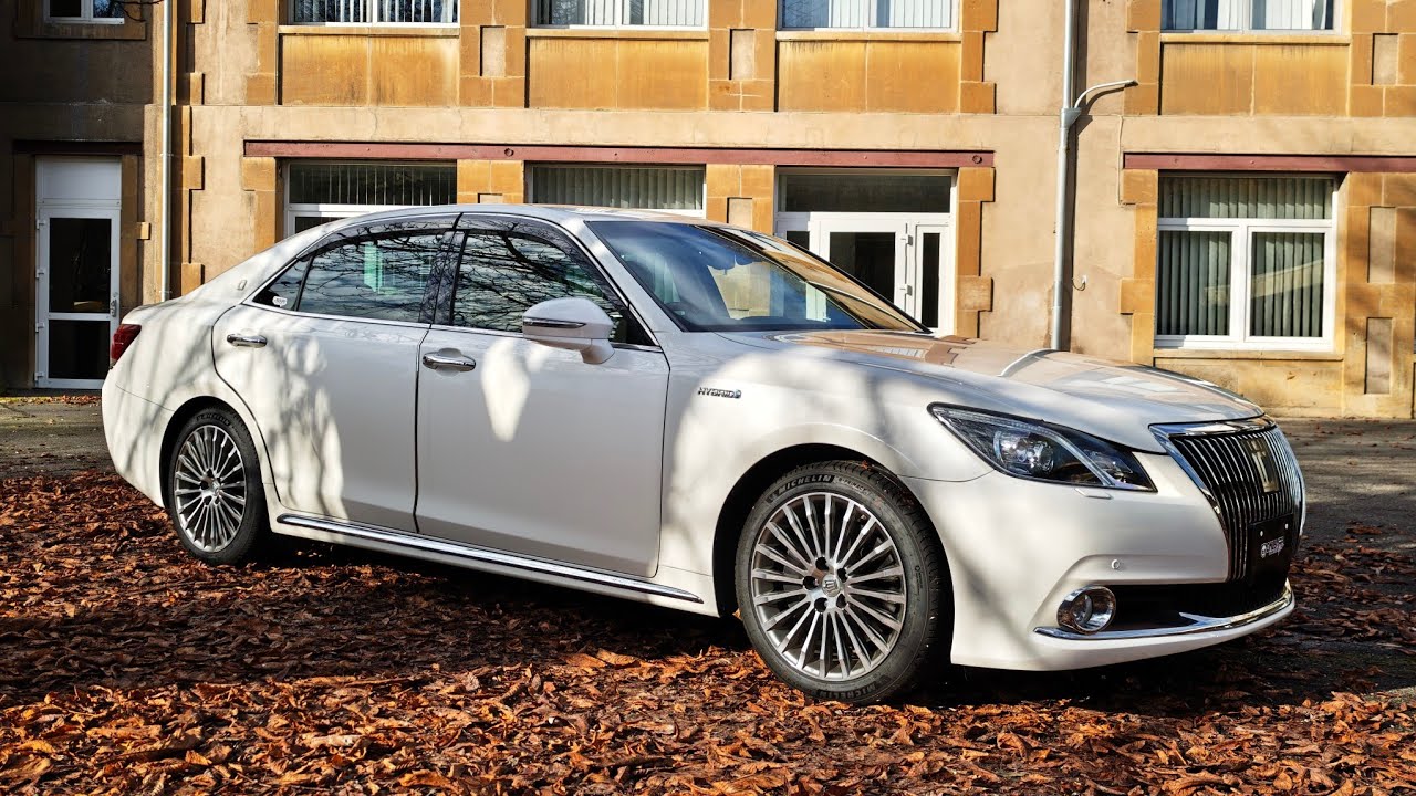 Toyota Crown Majesta Hybride F Version  GWS214 2013 3.5l v6