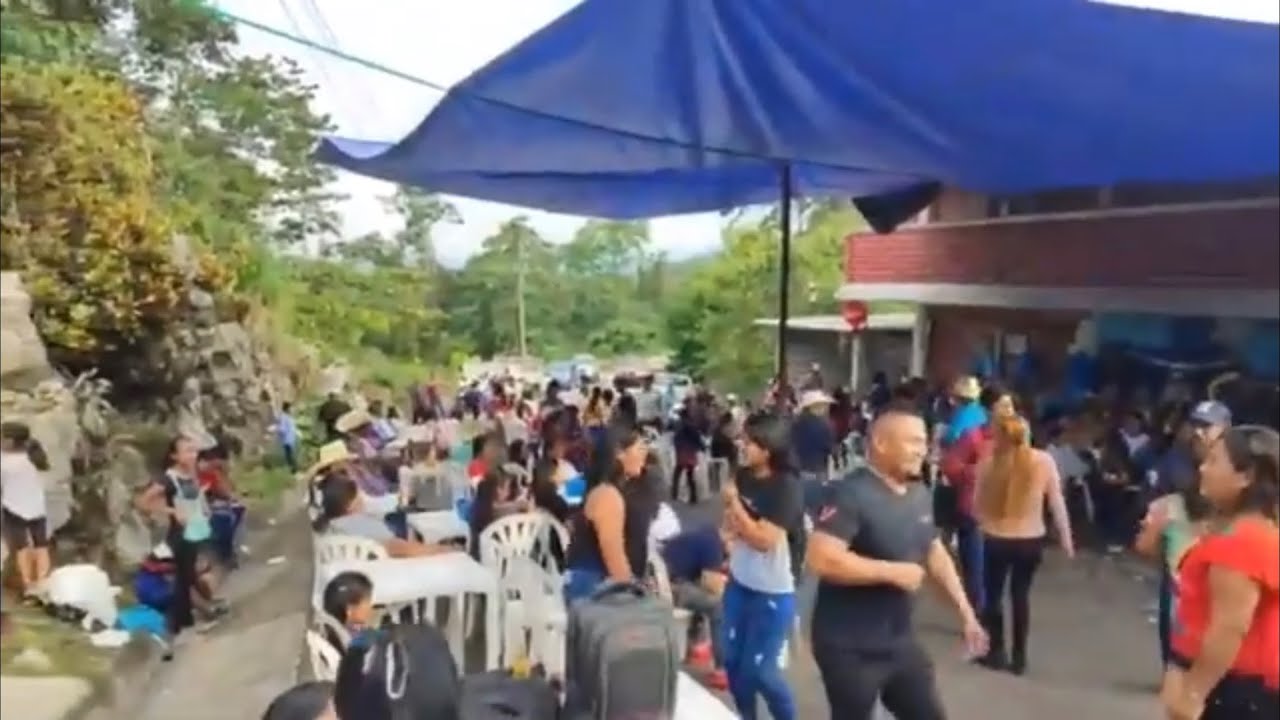 El CAPI Y SUS TECLADOS EN CUMPLEAÑOS DE JABALI MAYOR EN CERRO ARMADILLO GRANDE 2 PARTE