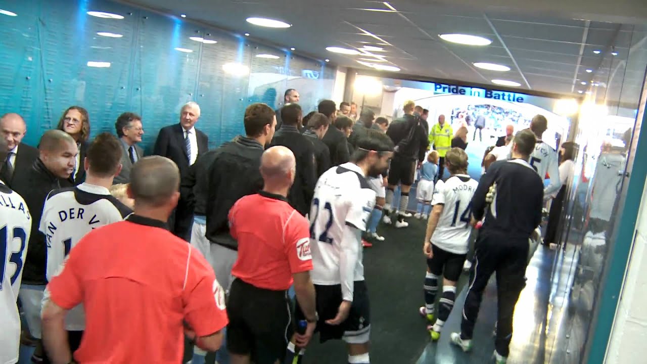 TUNNEL CAM: 2010/11 City v Tottenham - First EVER Tunnel Cam!