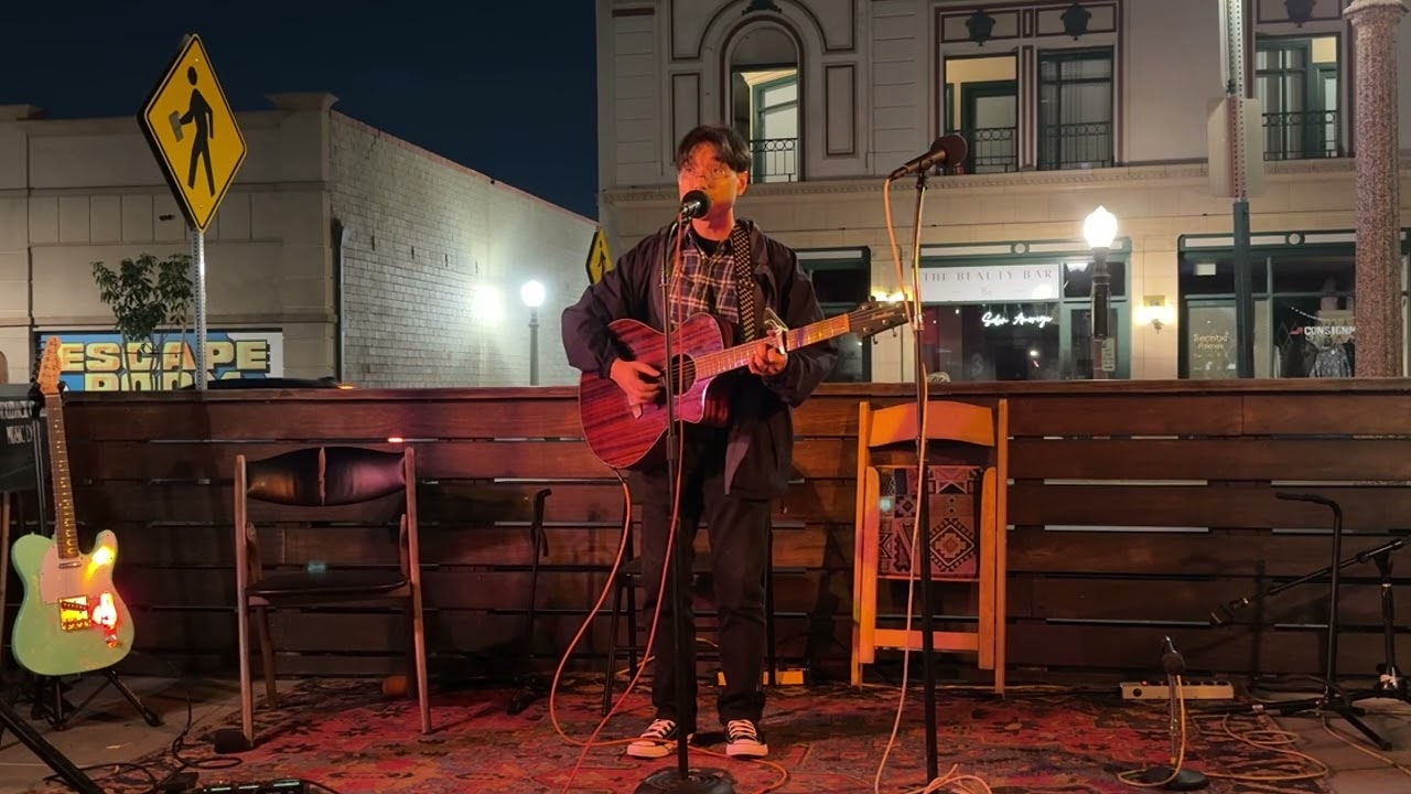 Fly Me To The Moon (Bart Howrd cover)--Ishmael Baluyot at The Night Owl Show, Fullerton CA