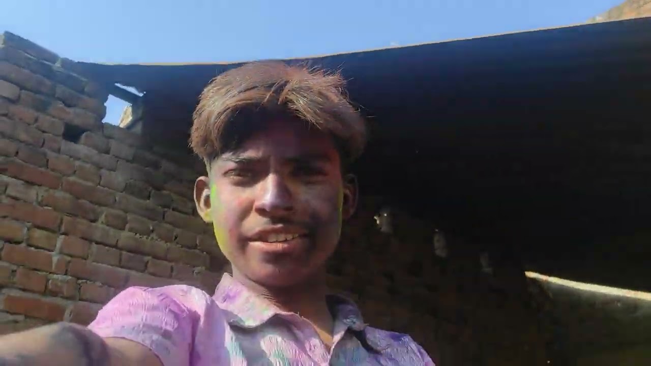 Holi ki video like comment subscribe 🤣