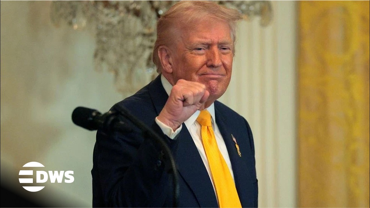 СМОТРИТЕ: Президент США Трамп прибывает в город Рим, штат Джорджия, и посещает местные предприяти...