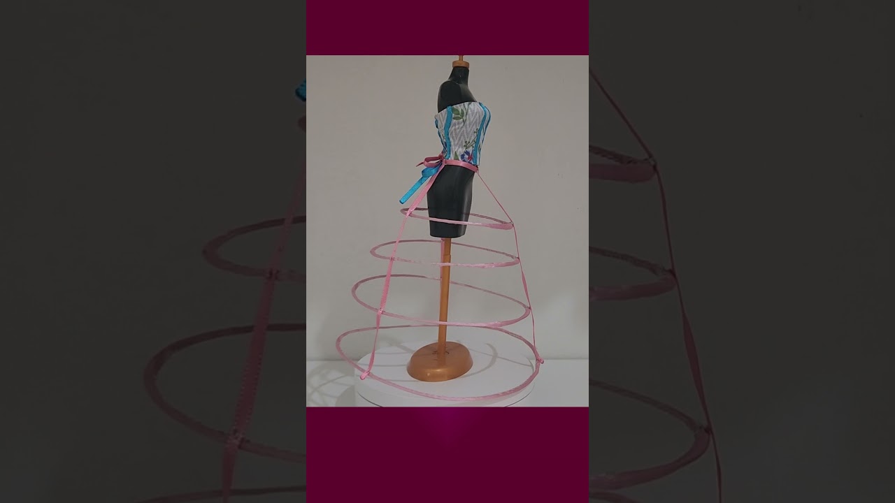 Crinolina para Barbies que gostam de Jane Austen. #barbie #diy #sewing