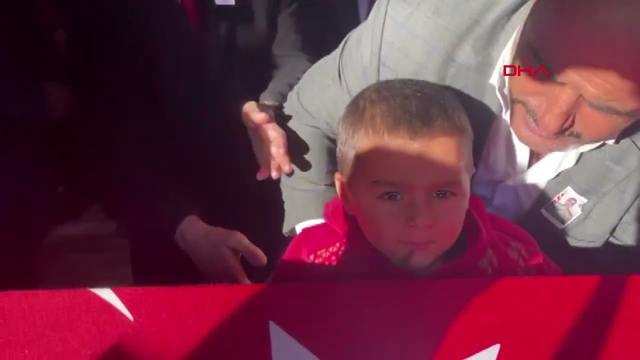 Şehit Piyade Sözleşmeli Er Fevzi Kızıltaş, son yolculuğuna uğurlandı