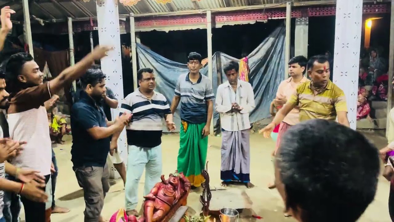 নীল পুজোর সব থেকে জনপ্রিয় গান এটি। গানটি গেয়েছেন সদু রাজবংশী এবং সকল গ্রামবাসী। 