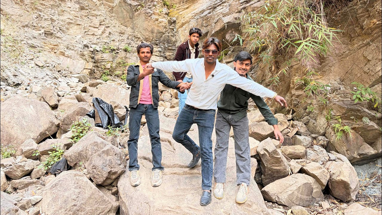 Kasauli enjoy with Friend 👬 Agar aapko bhi pahadon se pyaar hai, toh सबस्क्राइब करें
