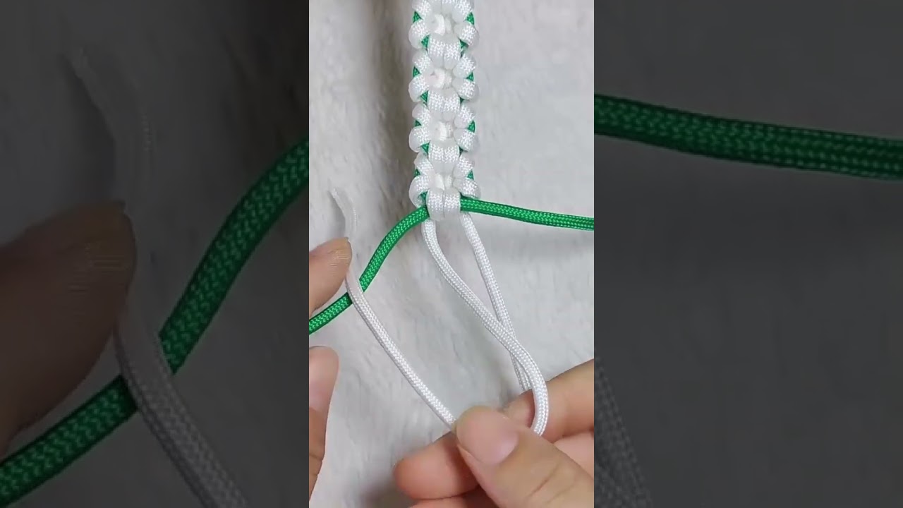 Instructions for tying a beautiful flower bracelet from start to finish 
