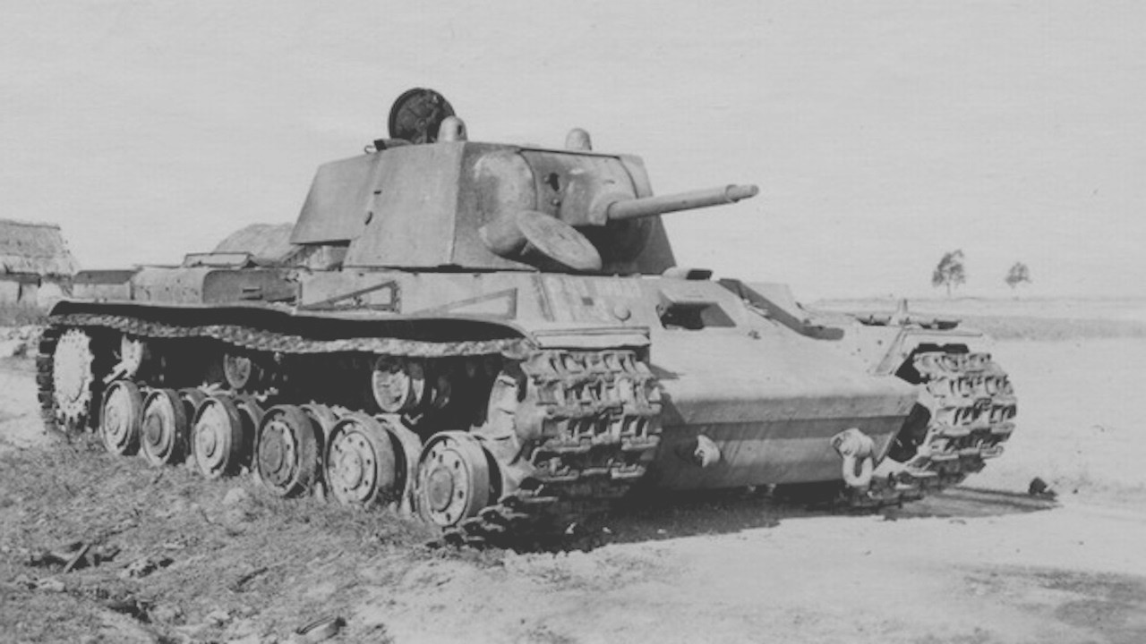 Němečtí tankisté nevěřili vlastním očím — granáty se od KV-1 jen odrážely