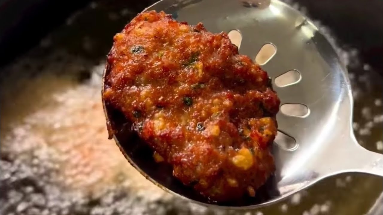 ‏كباب عروك مع الأيام قبل نص ربع لحم نعمل معجانه الكباب مقرمش وهش من داخل