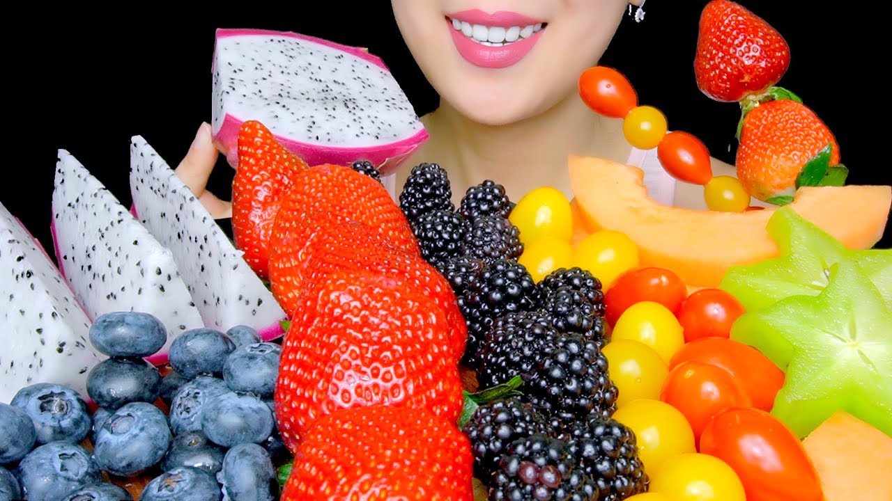 ASMR FRUIT PLATTER (BERRIES, DRAGON FRUIT, STAR FRUIT)  | No Talking Eating Sounds | TracyN ASMR