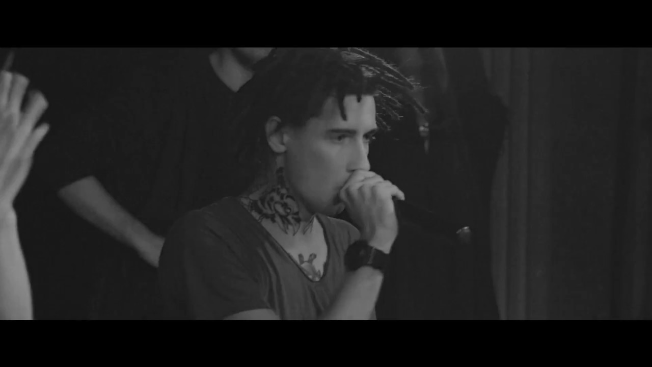 Bumble Beezy - Pass Out (LIVE)