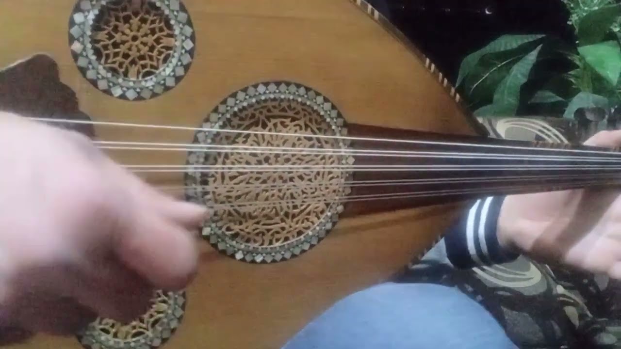 شرح طريقة عزف اغنية وحشتيني للفنان عزازي. الجزء الاول