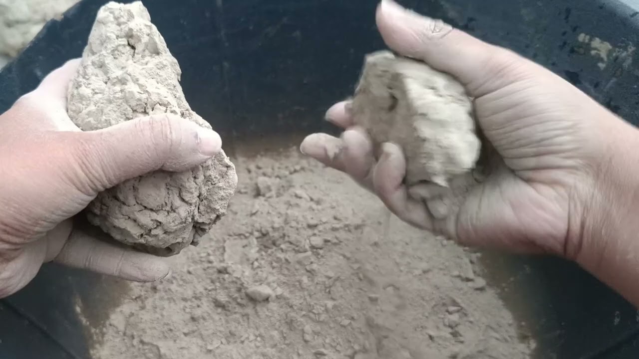 Mud crumbling video 