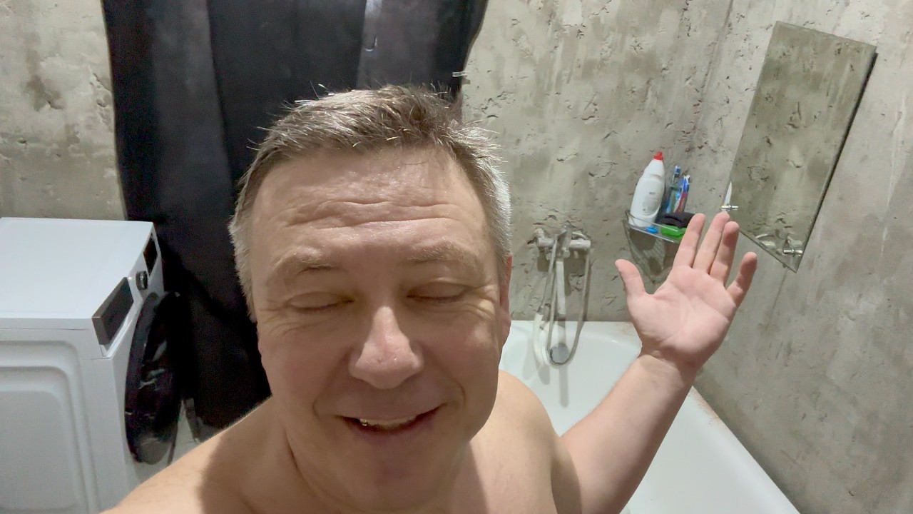 обуючиваю ВАННУ в доме на Юге на время ремонта // РАЗОЧАРОВАЛА кислота от ЦЕМЕНТА