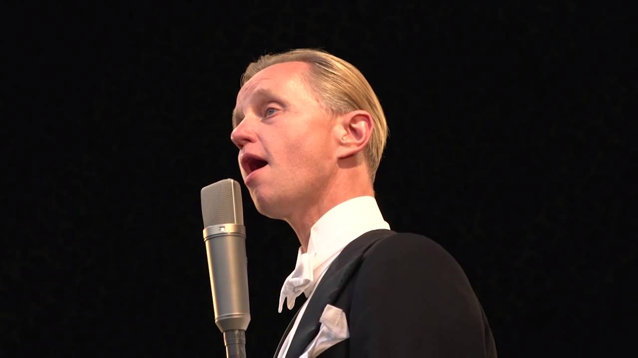 Max Raabe & Palast Orchester - Singing In The Rain