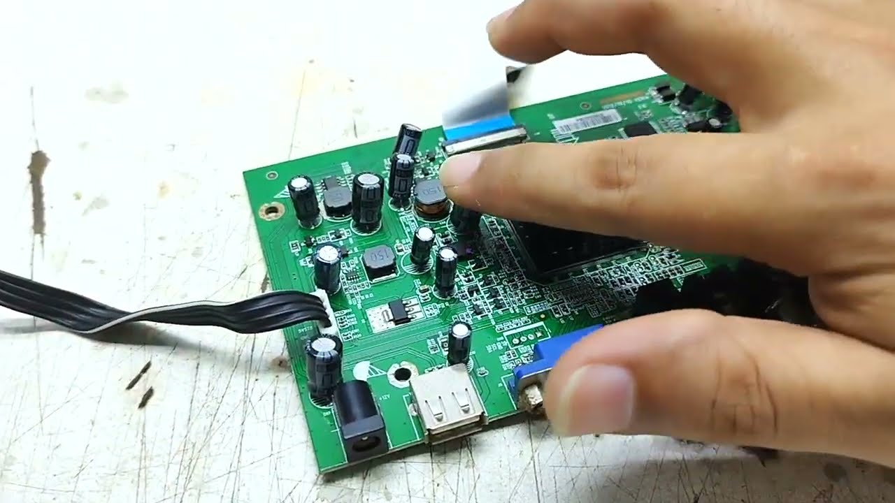 Tv CCE LW144 Liga aparece 'Por favor aguarde' e desliga! Ficando com led standby aceso!