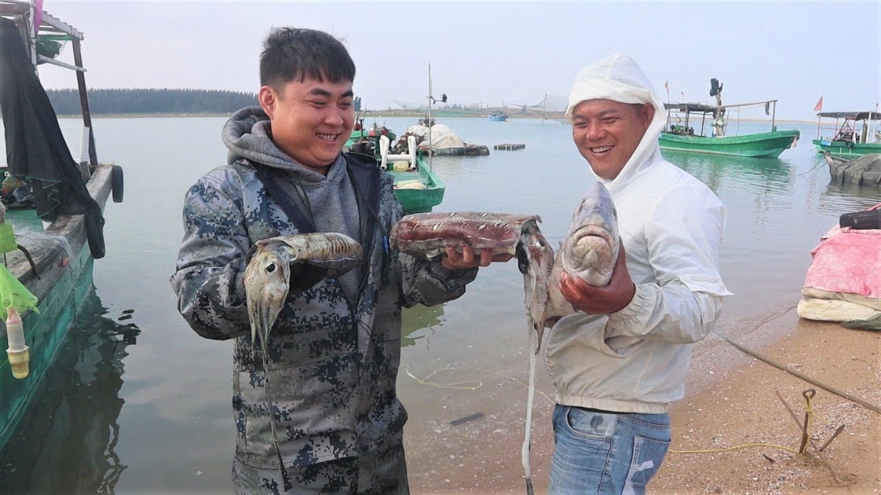 春节前海鲜价格猛增，老四趁大浪出海大爆了，兄弟两人都赚翻了
