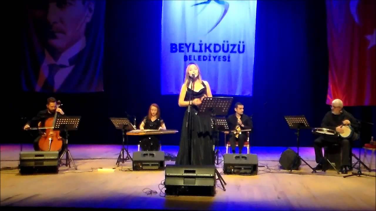 Çiğdem Yarkın / Uzuyor Yıllar Gibi Dakikalar Sen Yoksan