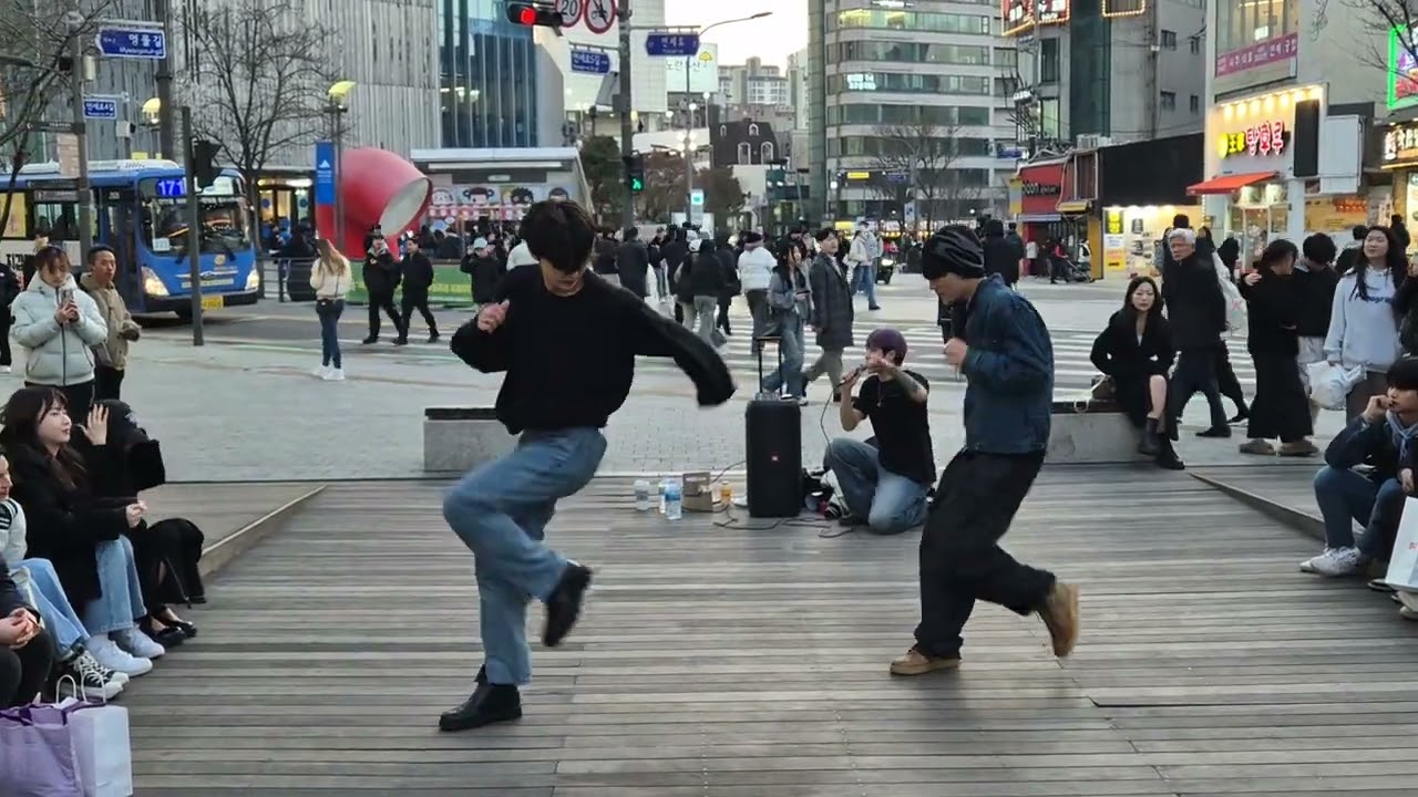 20240310 182111 #원오브 #ONEof 신촌 버스킹 Sinchon Busking