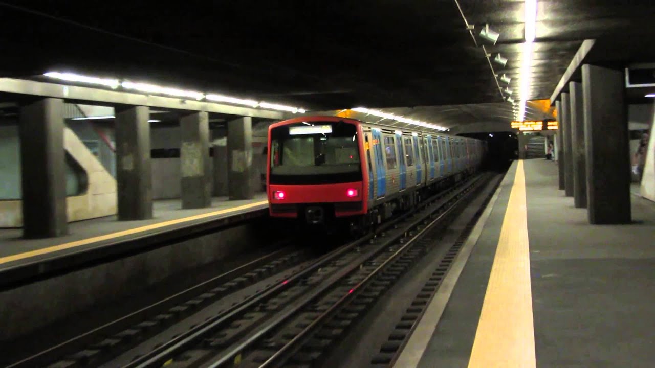 Metro de Lisboa - Comboios Modernos em Estações Antigas - Anjos & Praça de Espanha 2013