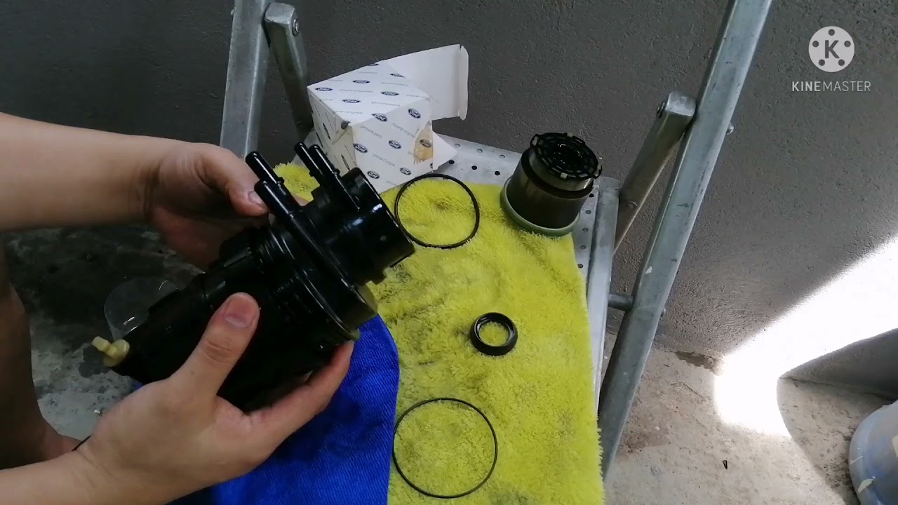 How to replace fuel filter of Ford everest 3.2 liter engine