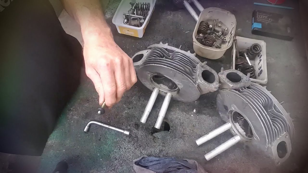 Microbillage, rodage et contrôle d'étanchéité des soupapes 2cv Citroën méharis