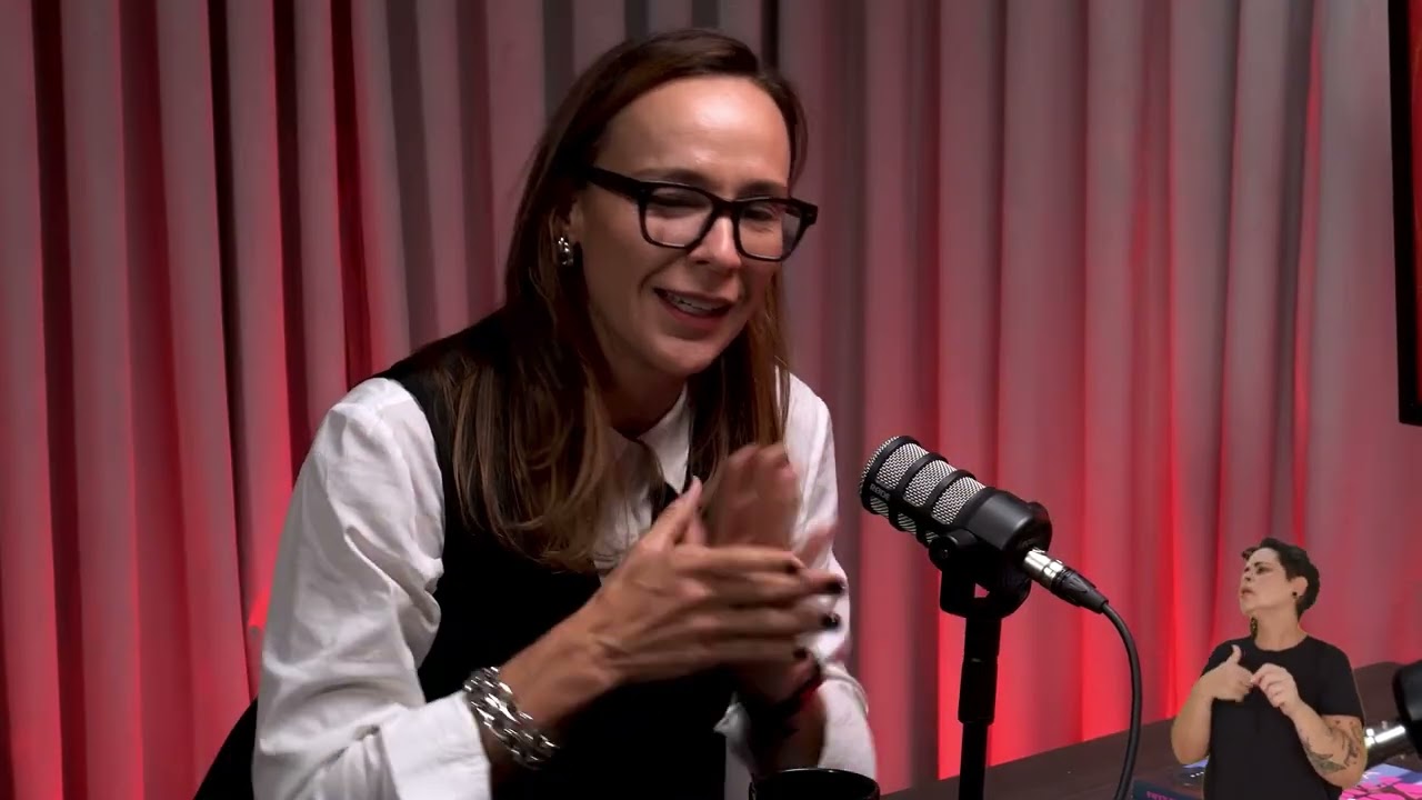 PodB #4– Renata Brandão: A produtora que levou o Brasil ao Oscar - Com Libras
