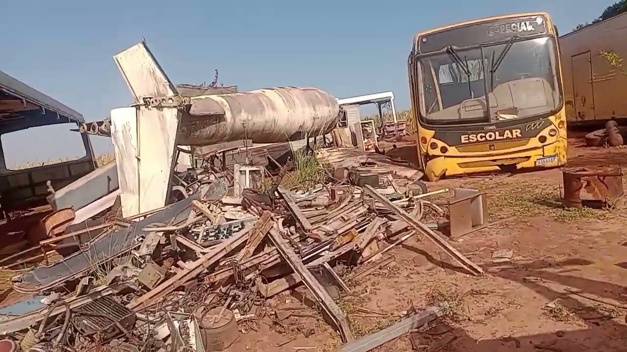 desmanche de ônibus ou de avião?