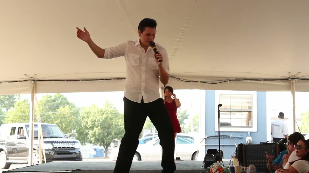 Vinicious & Diana Rodriguez sing 'All Shook Up' Elvis Week 2015