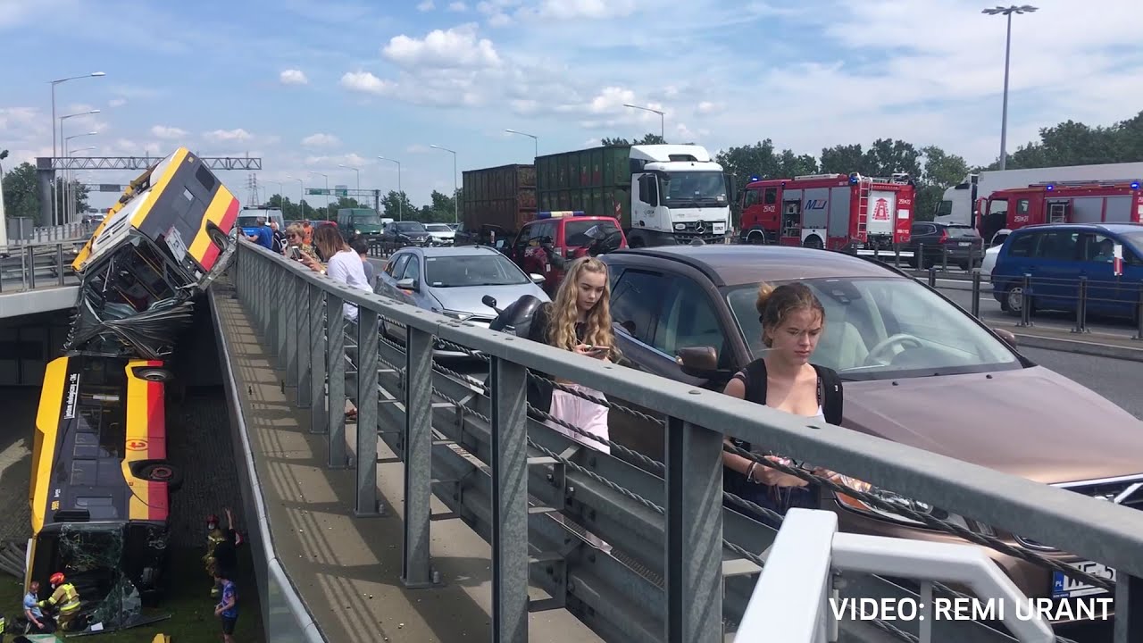 AUTOBUS SPADA Z WIADUKTU, most Grota-Roweckiego, Warszawa, relacja sprzed przyjazdu służb