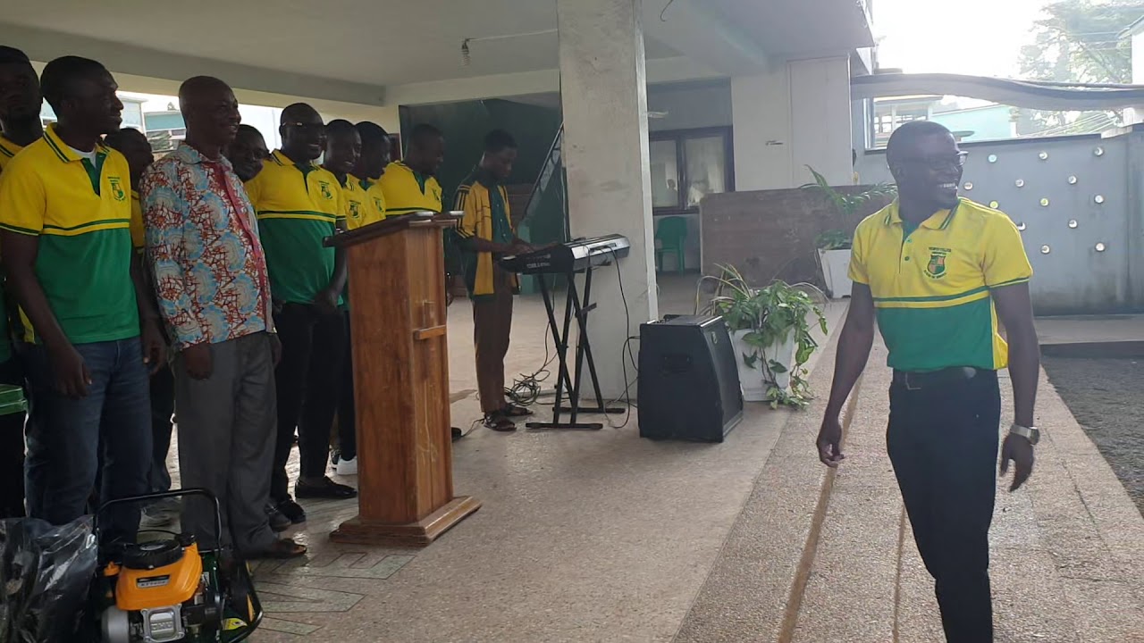 Prempeh Old Students '08' perform school's anthem with passion.